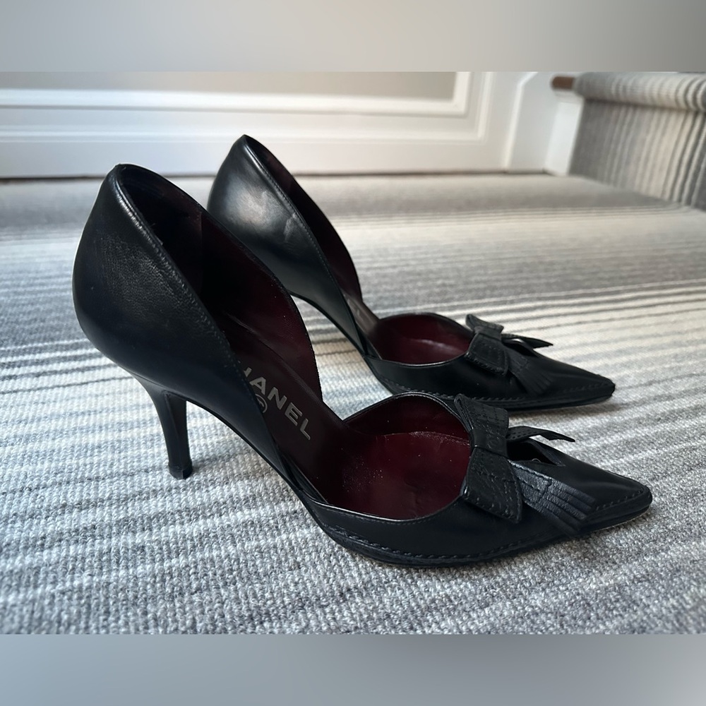 CHANEL black leather Heeled Shoes…sz 7-1/2